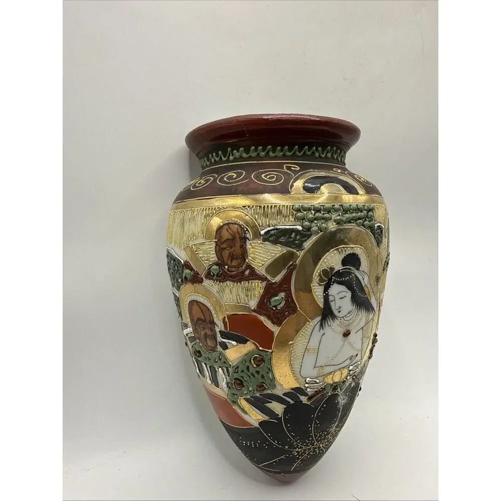 Vintage Japanese Hand Painted Wall Pocket Vase *